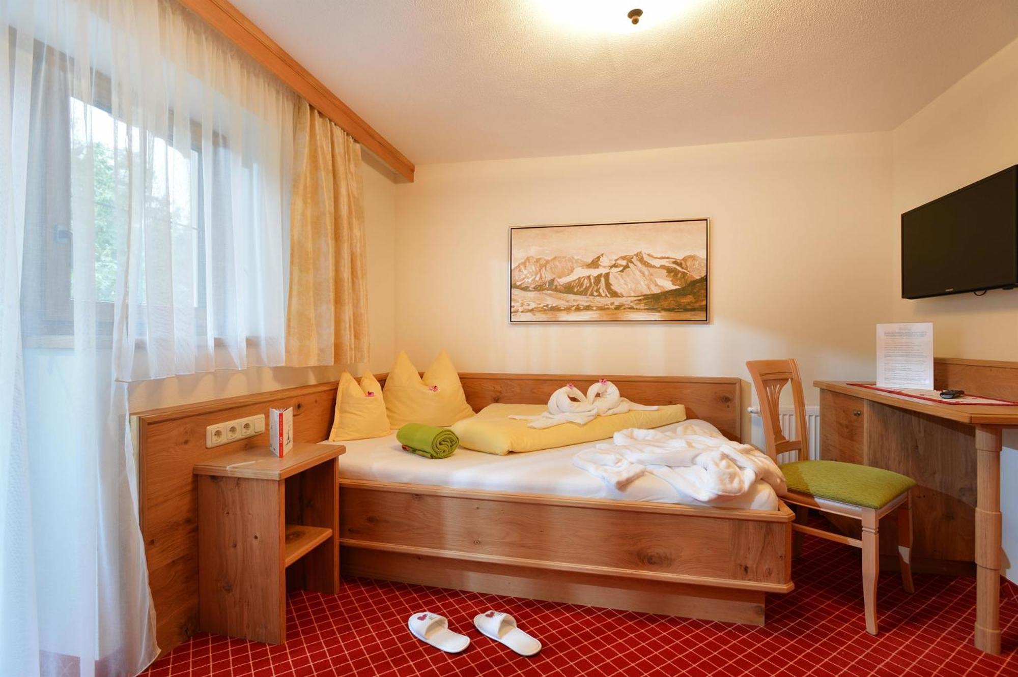 Hotel Garni Bavaria Ellmau Exterior photo